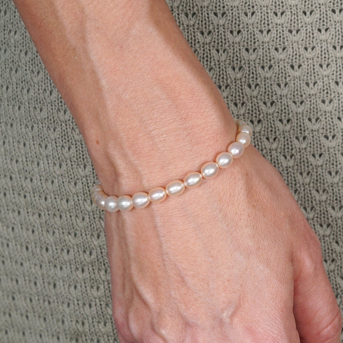 Peach Pearl Bracelet
