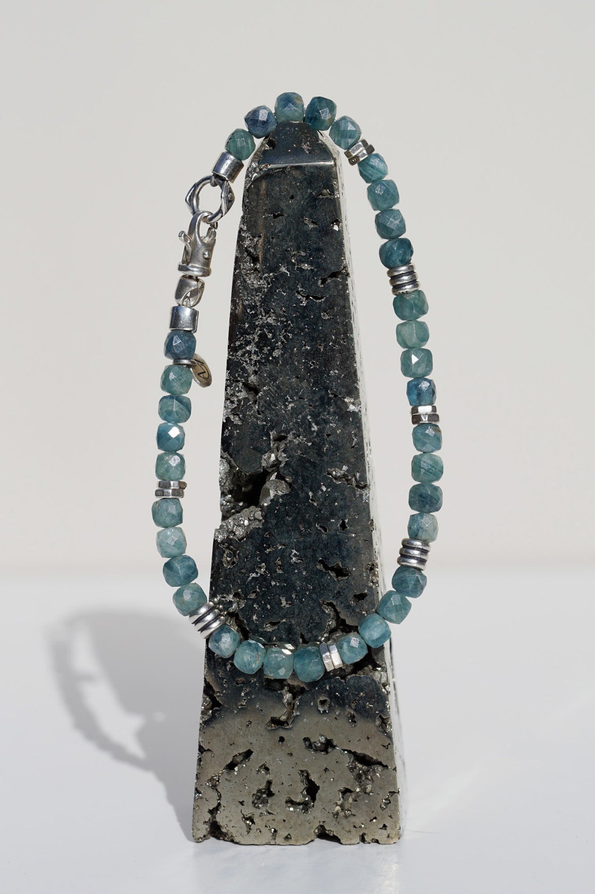 StoneWave Bracelet | Kyanite